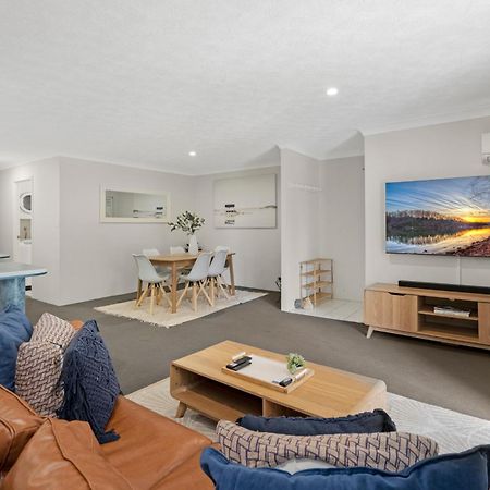 Oceanside Cove Aparthotel Gold Coast Exterior photo